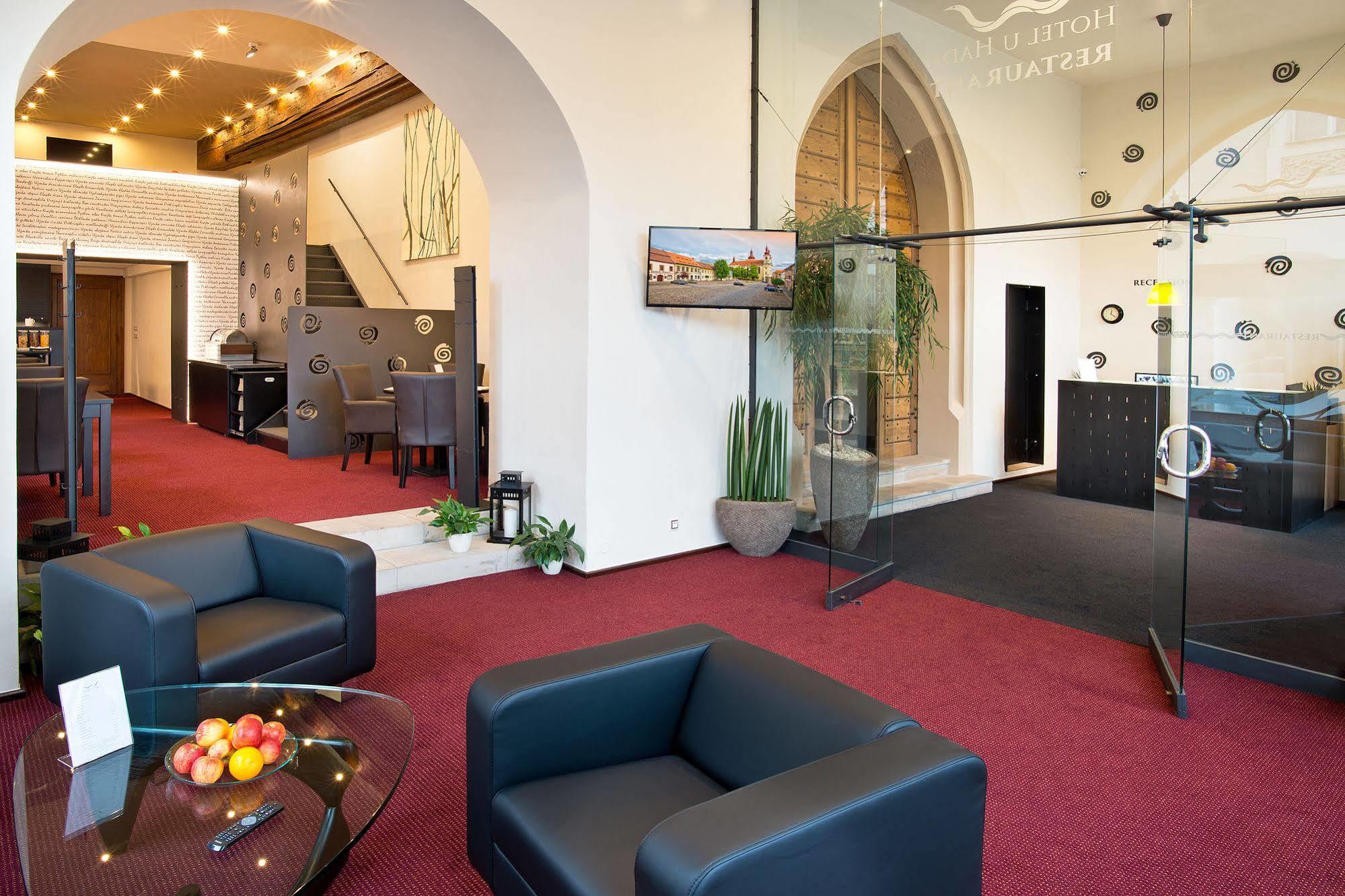 Hotel U Hada Zatec Екстер'єр фото