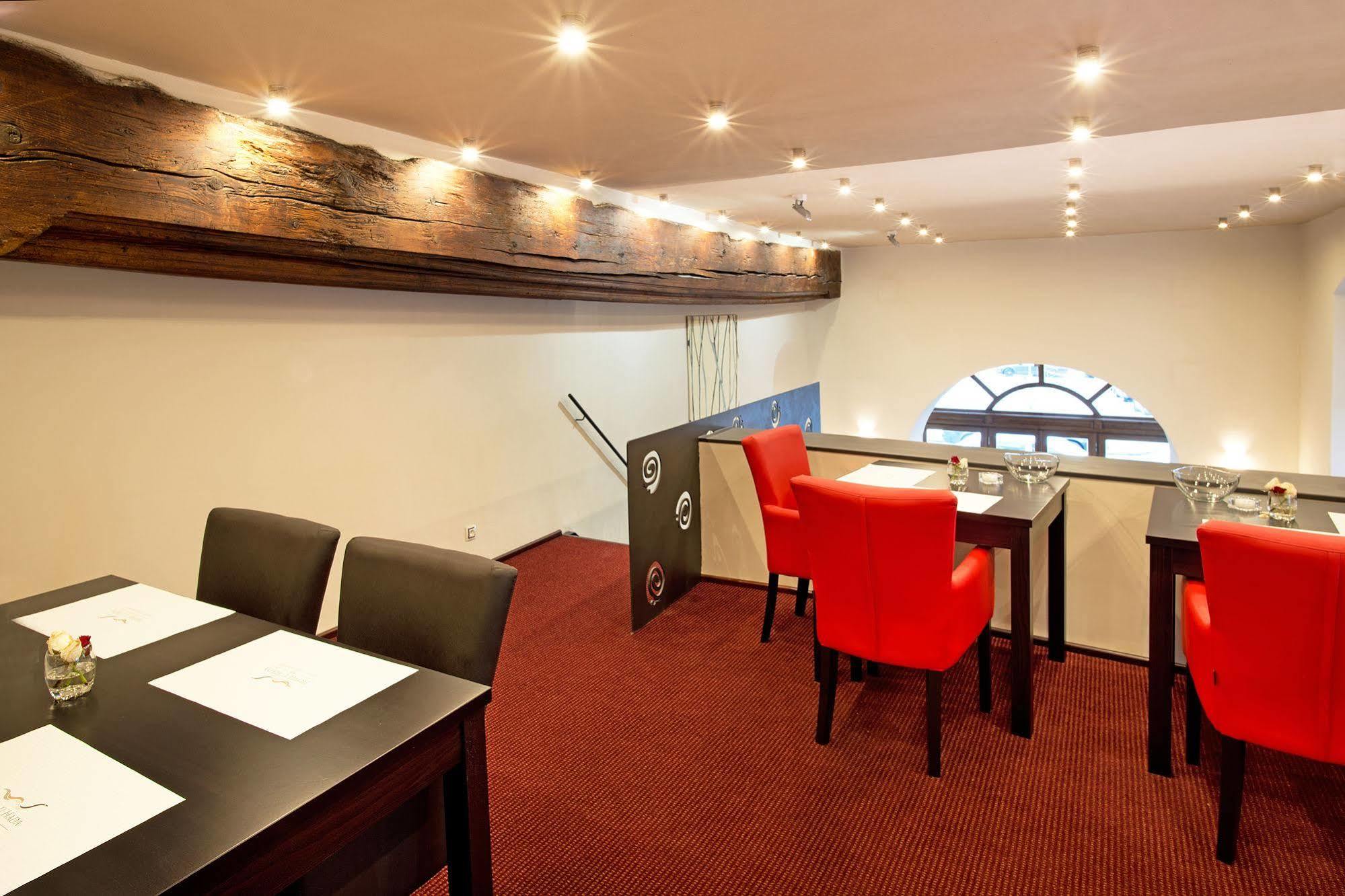 Hotel U Hada Zatec Екстер'єр фото