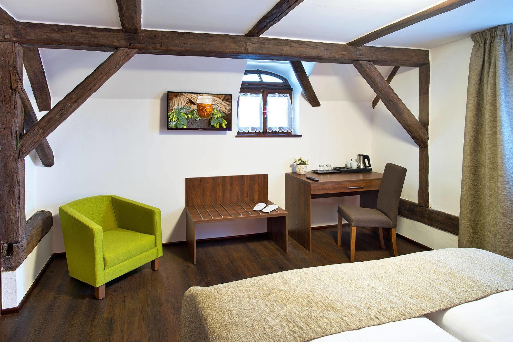 Hotel U Hada Zatec Екстер'єр фото