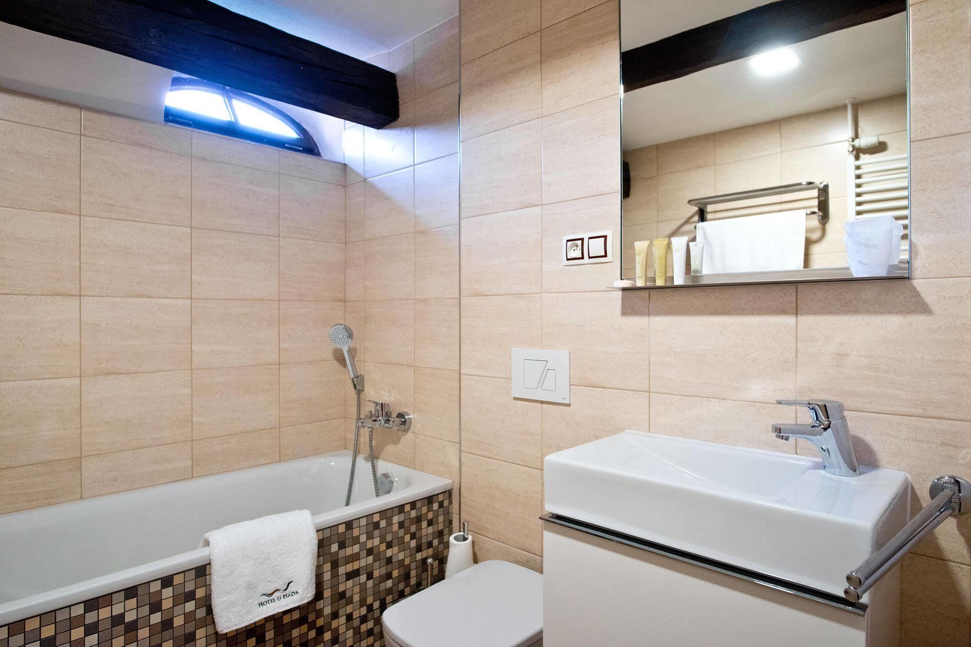 Hotel U Hada Zatec Екстер'єр фото