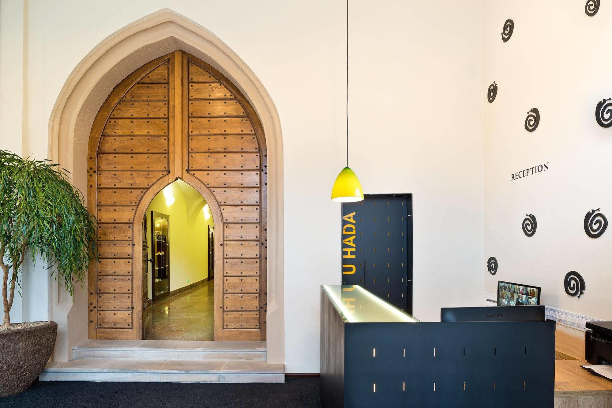 Hotel U Hada Zatec Екстер'єр фото