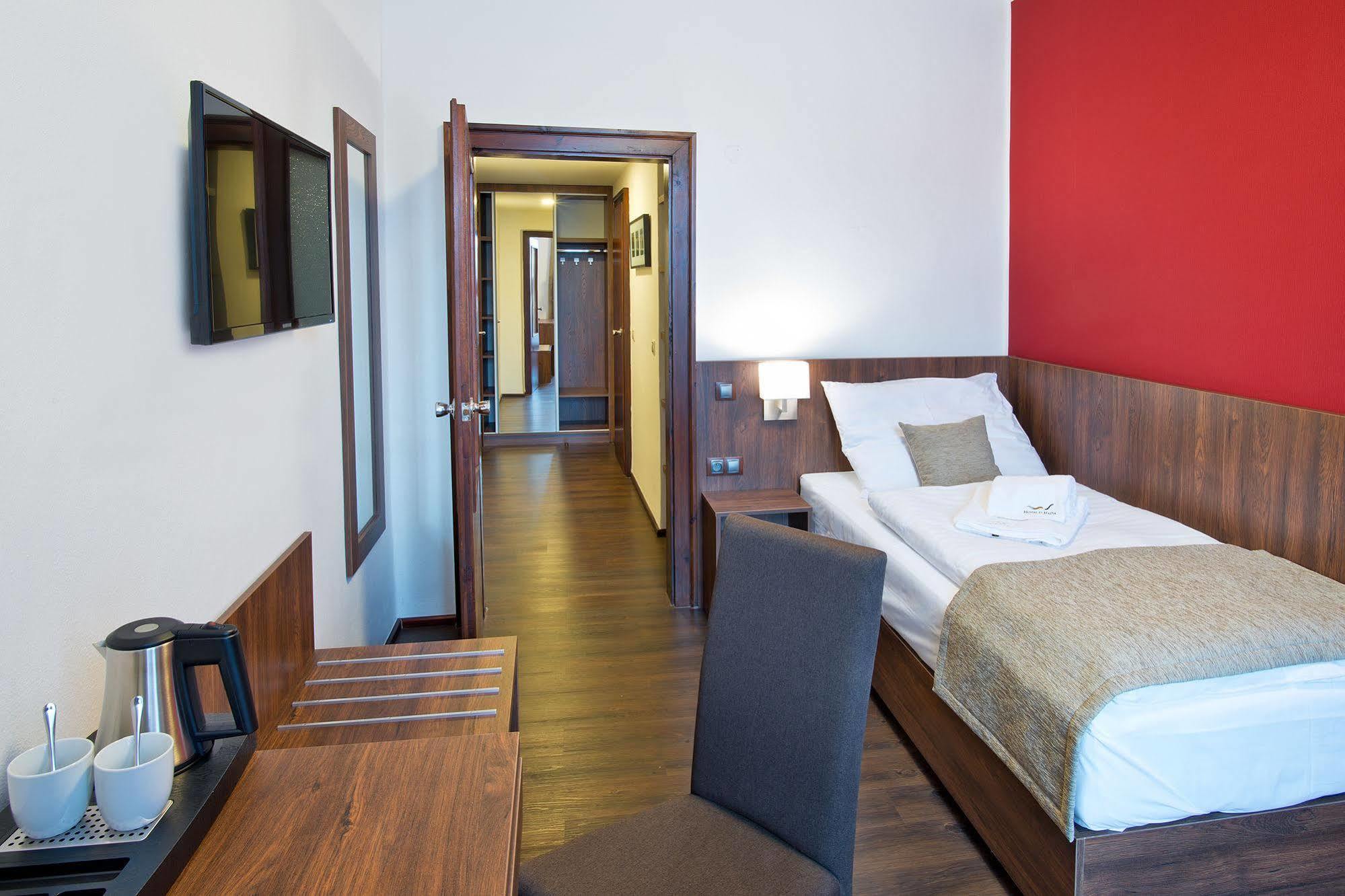 Hotel U Hada Zatec Екстер'єр фото