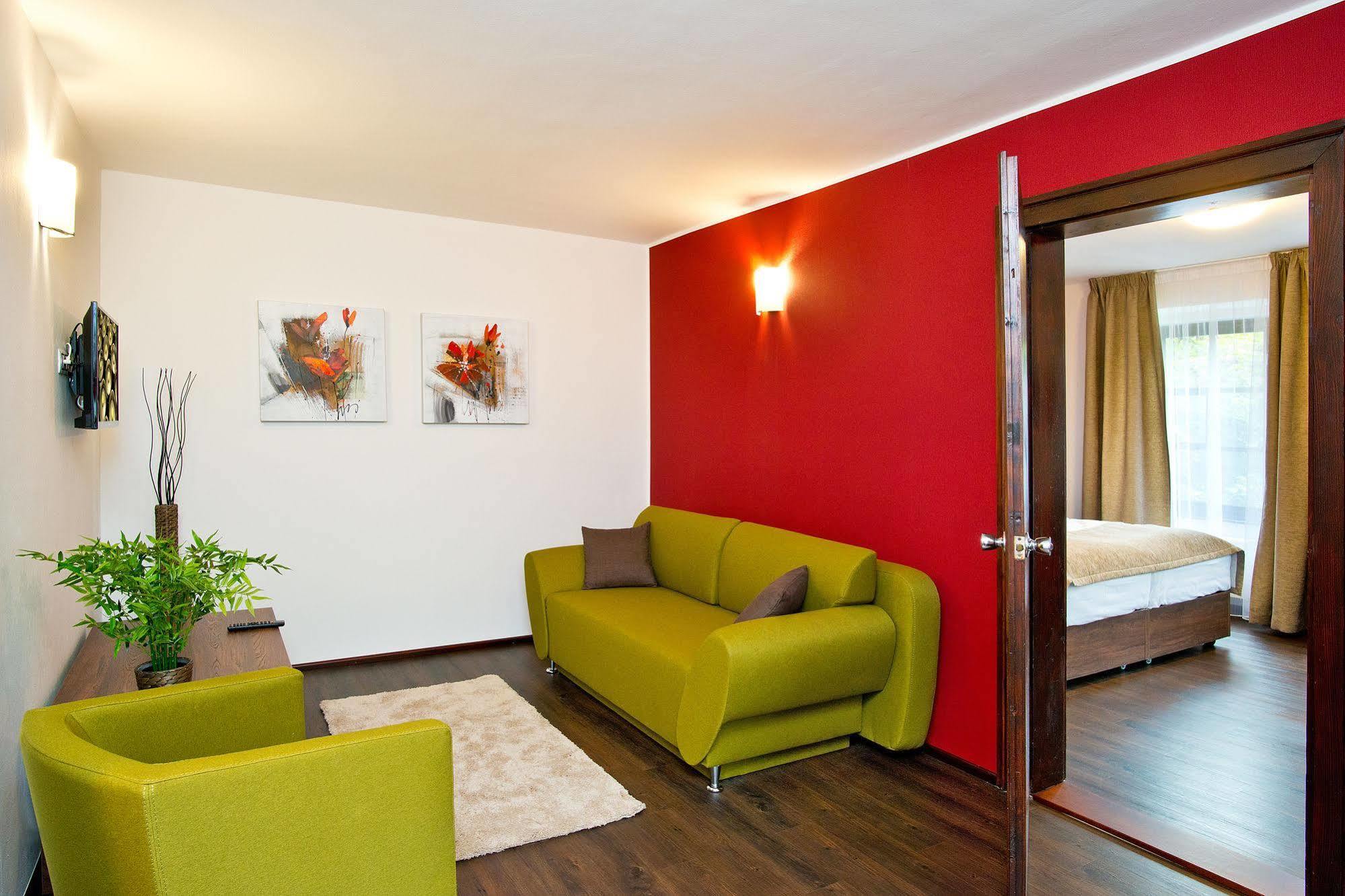 Hotel U Hada Zatec Екстер'єр фото
