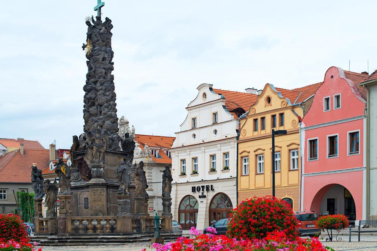 Hotel U Hada Zatec Екстер'єр фото