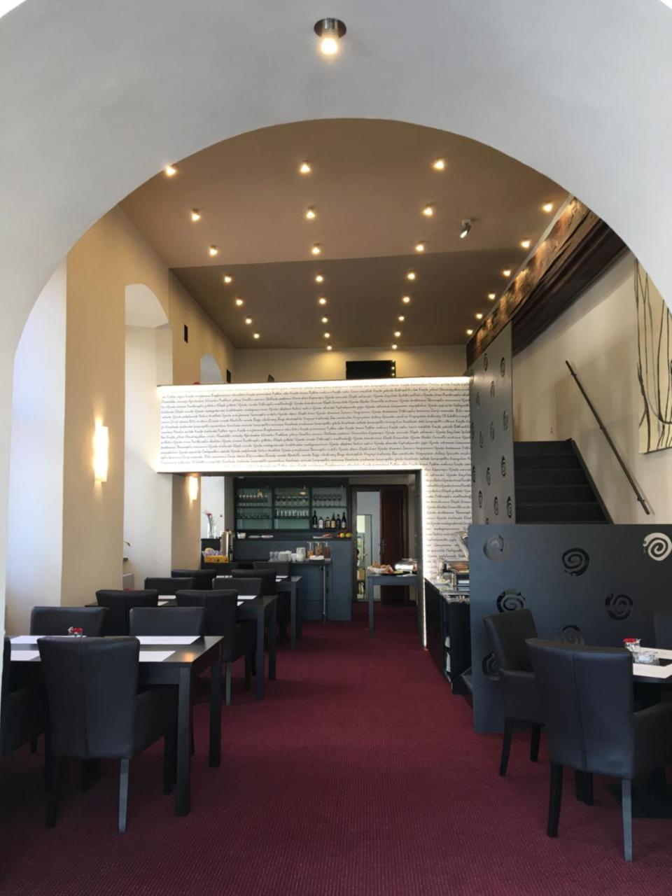 Hotel U Hada Zatec Екстер'єр фото